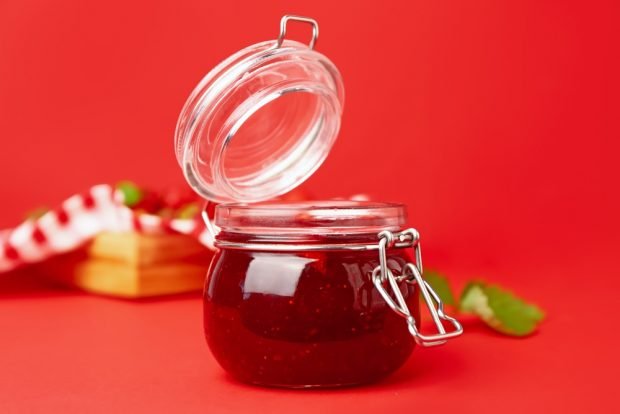 Strawberry jam is a simple and delicious recipe, how to cook step by step