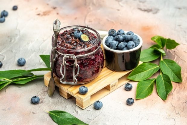 Jam-five minutes of blueberries – a simple and delicious recipe, how to cook step by step