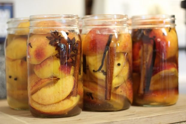 Canned peaches with spices