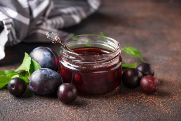 Sloe jam with stones – a simple and delicious recipe, how to cook step by step