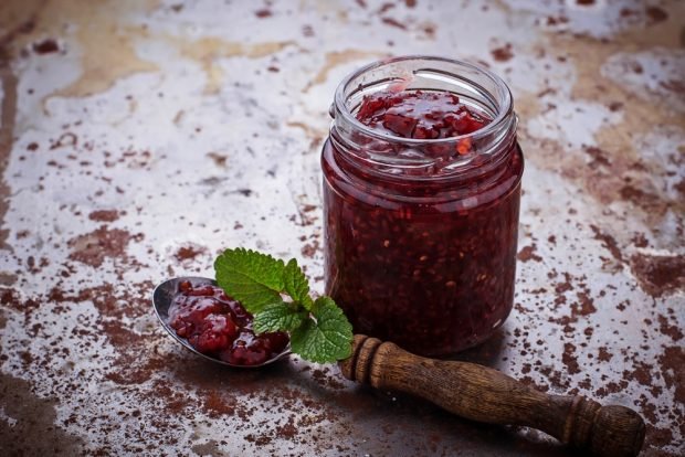 Raspberry jam with pectin 