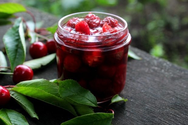 Cherry seedless jam for winter