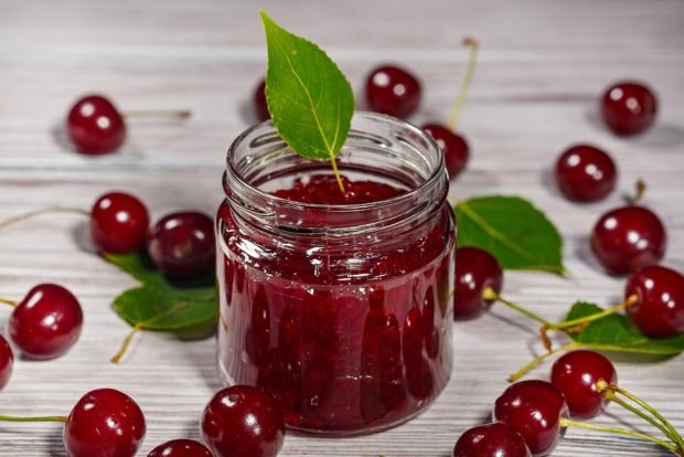 Cherry jam without seeds