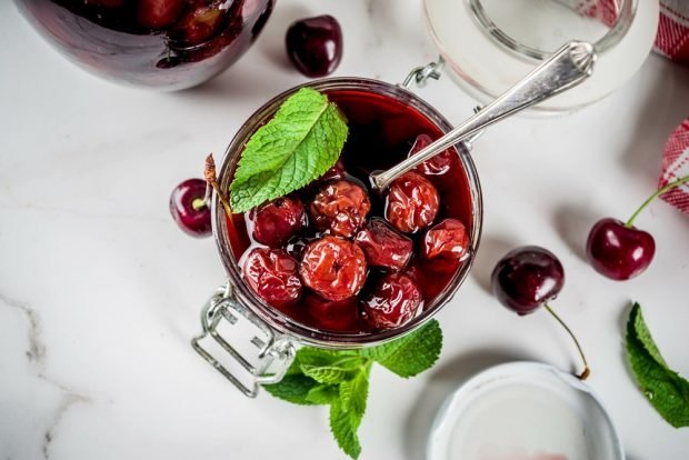 Jam-a five-minute cherry with stones without sterilization – a simple and delicious recipe, how to cook step by step