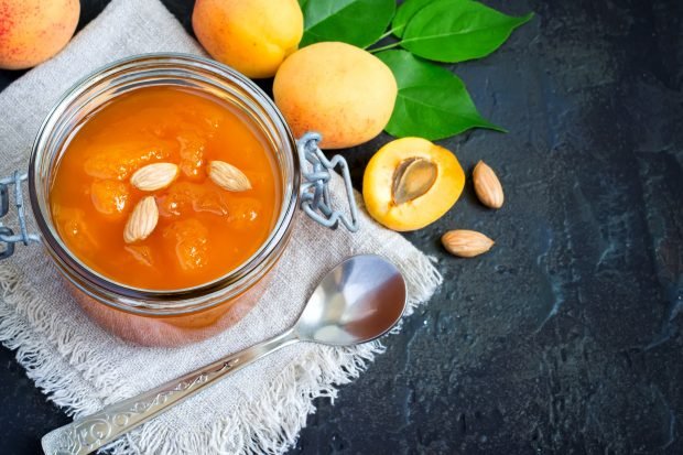 Apricot jam with kernels is a simple and delicious recipe, how to cook step by step