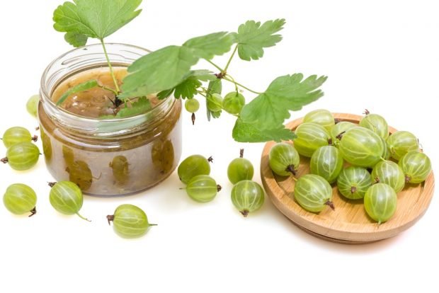 Gooseberry jam with lemon 