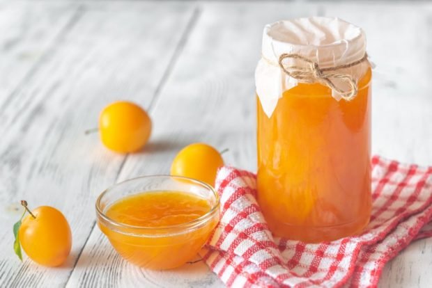 Yellow plum jam