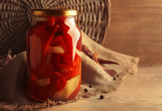 Pickled sweet pepper for winter without sterilization 