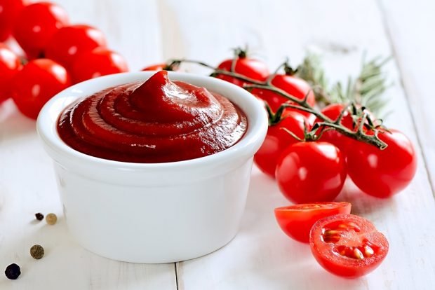 Tomato ketchup with apples and plums for winter is a simple and delicious recipe, how to cook step by step