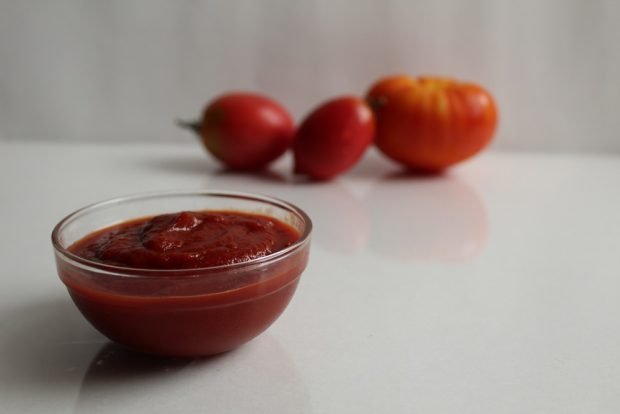 Ketchup with cherry plum and tomatoes for winter 