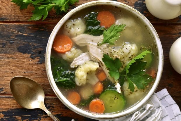 Chicken soup with cauliflower is a simple and delicious recipe, how to cook step by step