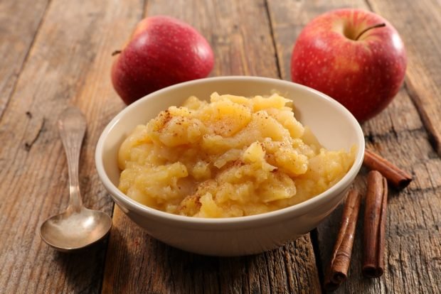 Apple puree with orange for winter