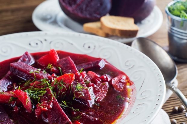 Ukrainian borscht with beef