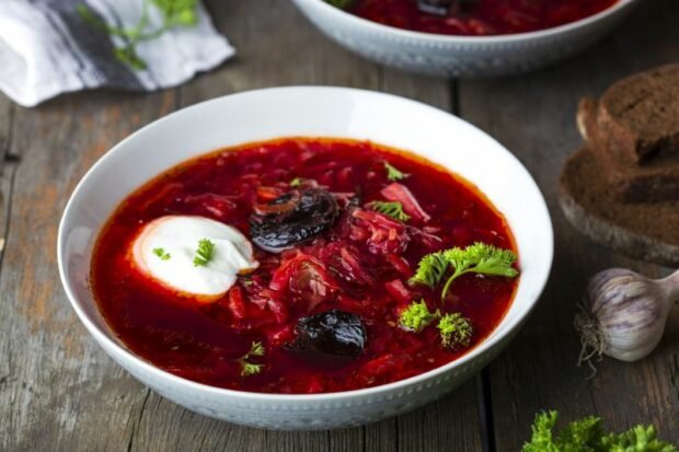 Borscht with pork and prunes 