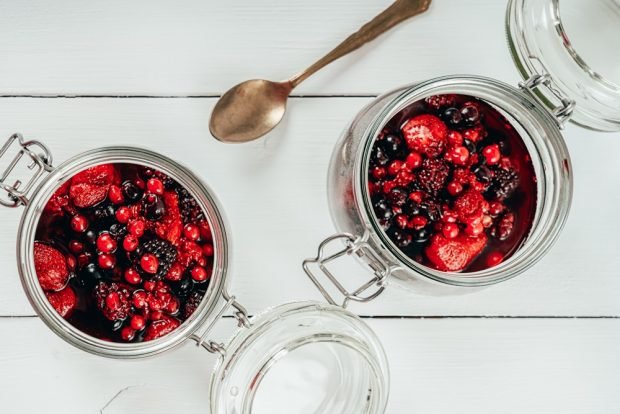 Berry compote for winter without sterilization