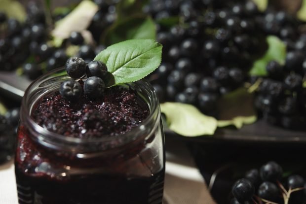 Black mountain ash jam is a simple and delicious recipe, how to cook step by step