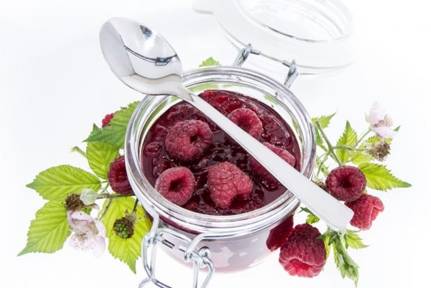 Raspberry jam in the microwave