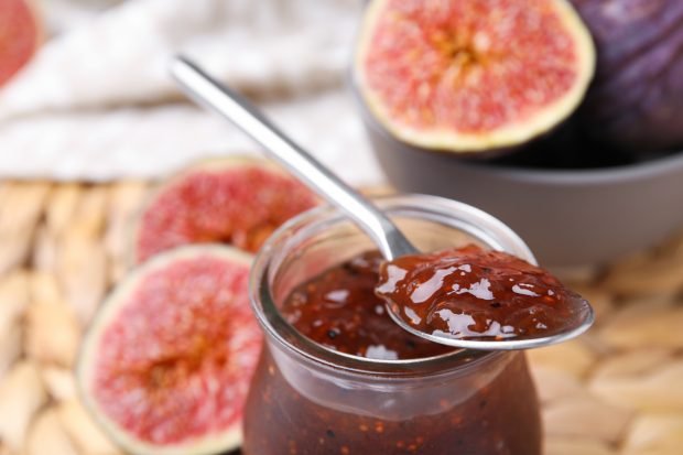 Fig jam in pieces – a simple and delicious recipe, how to cook step by step