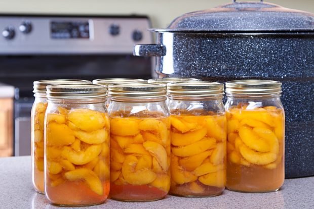 Peach compote slices