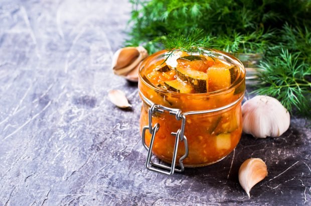 Zucchini in tomato for winter