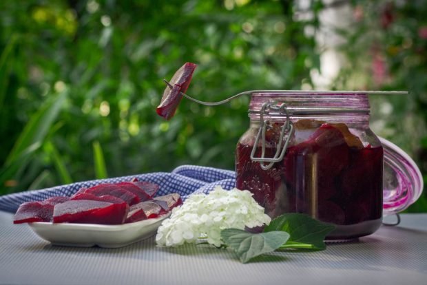 Pickled beetroot for winter in jars with vinegar