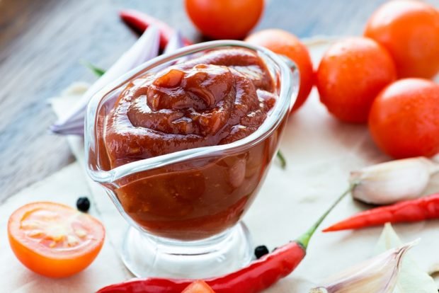 Tomato ketchup with onions for winter – a simple and delicious recipe, how to cook step by step