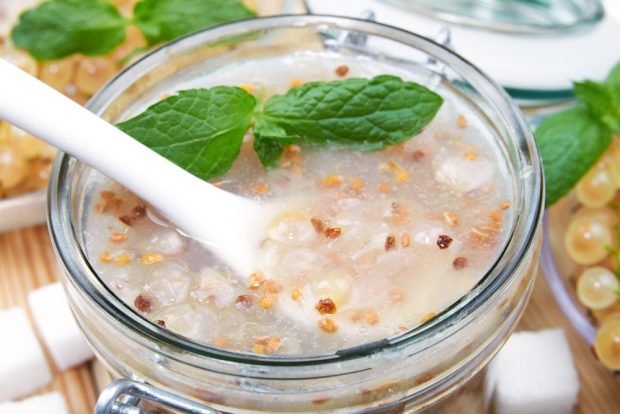 Jam-five minutes of white currant is a simple and delicious recipe, how to cook step by step