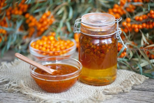 Sea buckthorn compote with honey for winter 