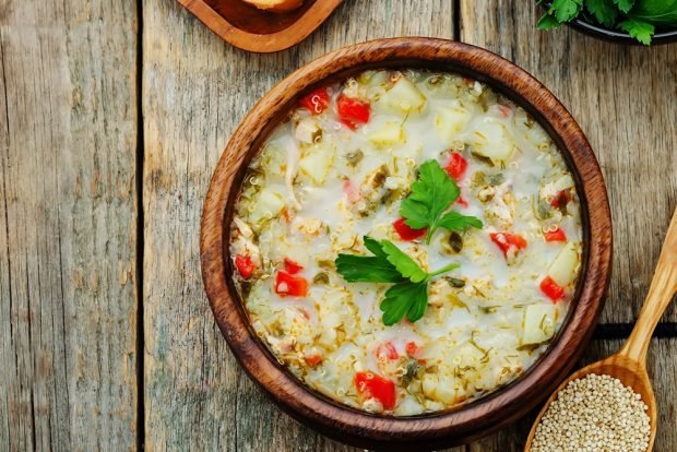 Milk soup with quinoa and pepper