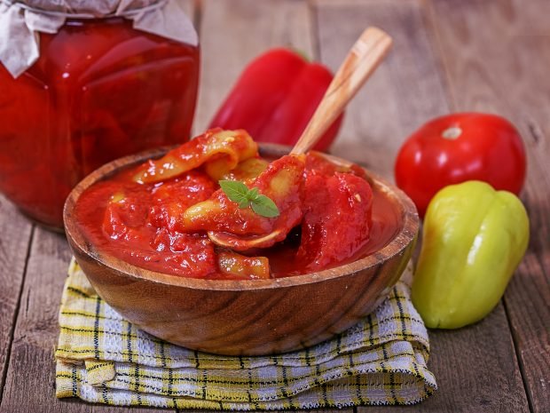 Sweet pepper in tomato for winter