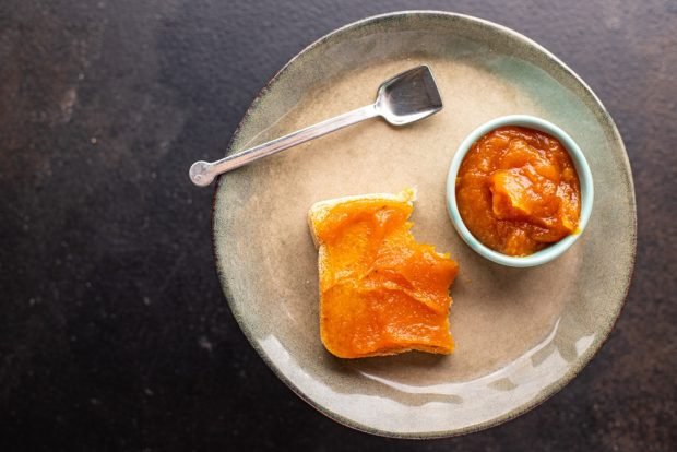 Pumpkin jam with tangerines 