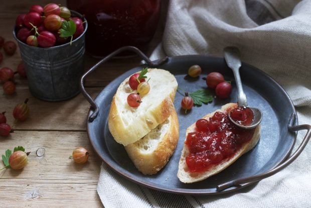 Gooseberry jam with orange 