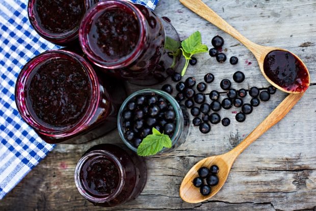 Black currant jam with agar