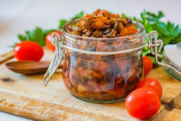 Pyaterochka salad with eggplant for winter