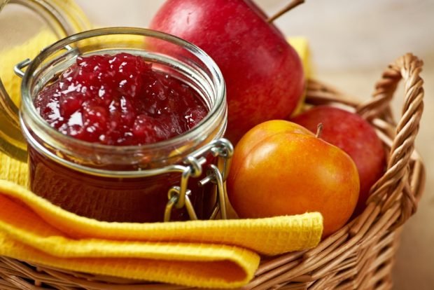 Jam-five minutes of plum and pitted apples is a simple and delicious recipe, how to cook step by step