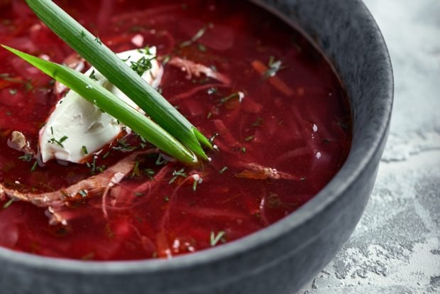 Borscht with radish 