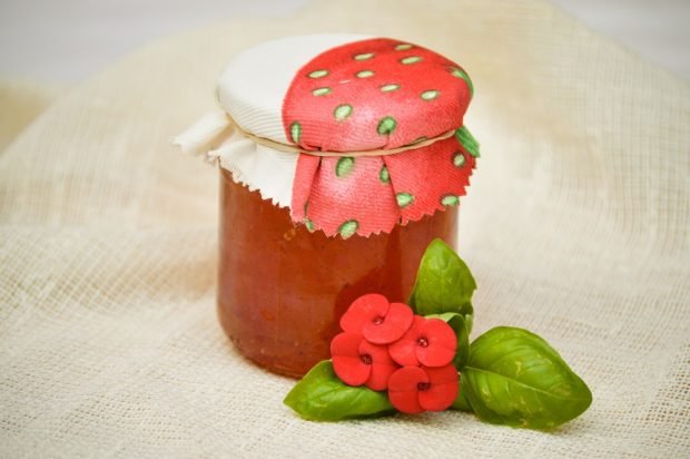 Watermelon pulp jam with lemon and orange 