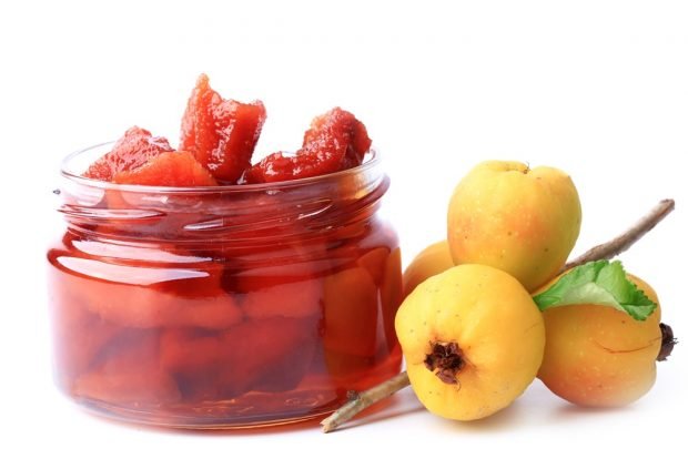 Jam from small quince 