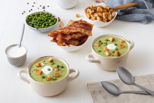 Creamy pea soup with sour cream – a simple and delicious recipe, how to cook step by step