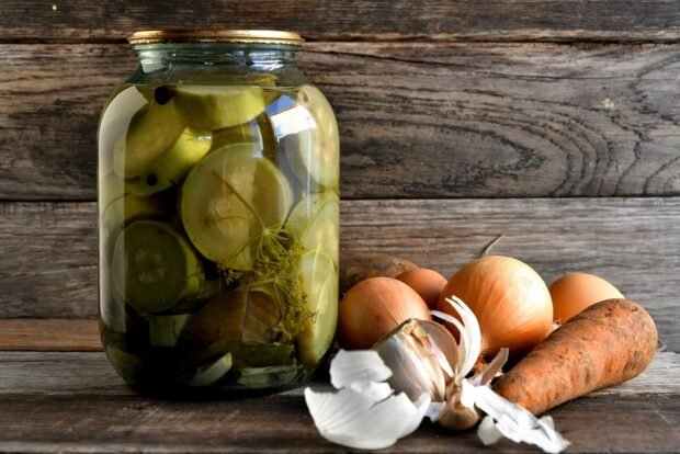 Pickled zucchini in circles is a simple and delicious recipe, how to cook step by step