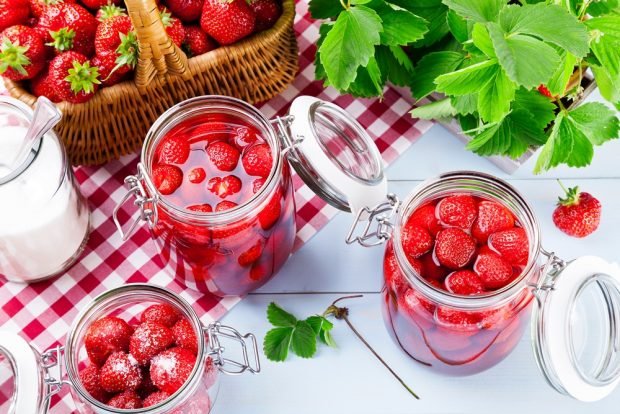 Wild strawberry jam – a simple and delicious recipe, how to cook step by step