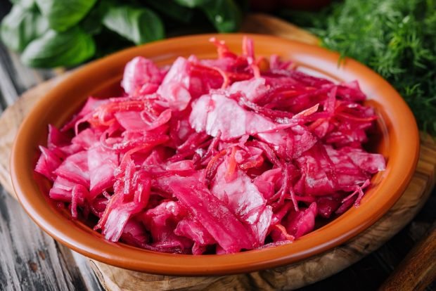 Cabbage salad with beetroot for winter in jars – a simple and delicious recipe, how to cook step by step