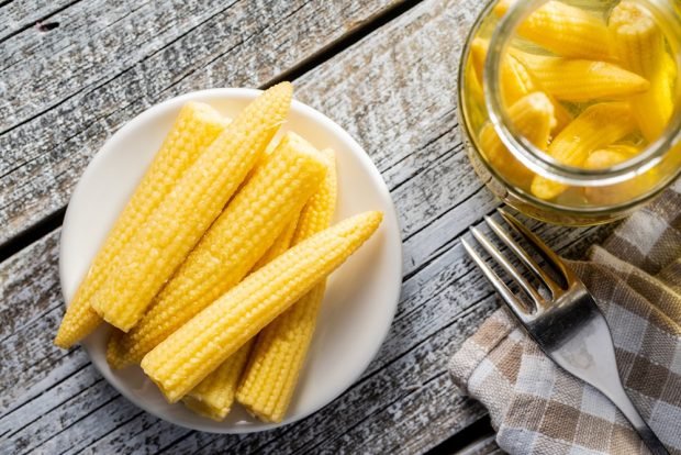 Pickled mini corn 