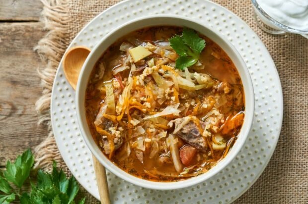 Cabbage soup with beef and millet 