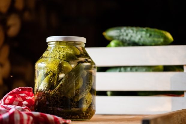 Cucumbers in Finnish with apple cider vinegar for winter