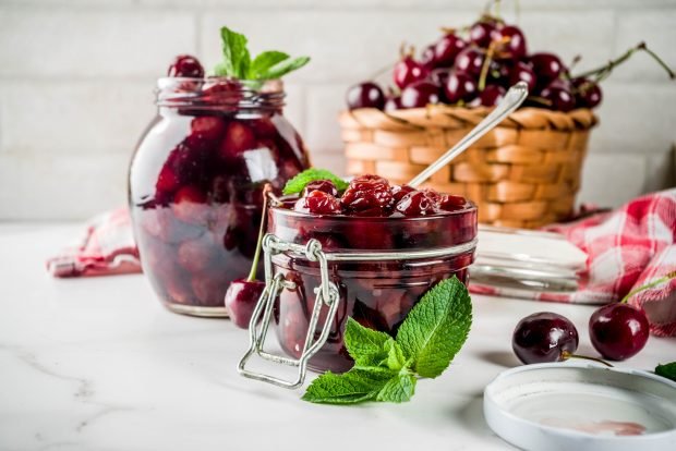 Cherry jam with stones in a slow cooker