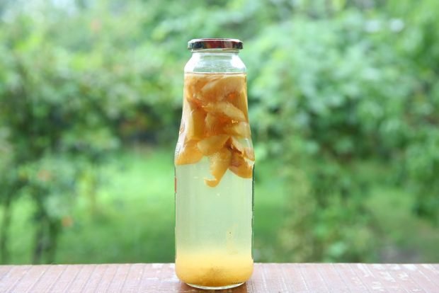 Compote of peaches without sterilization for the winter