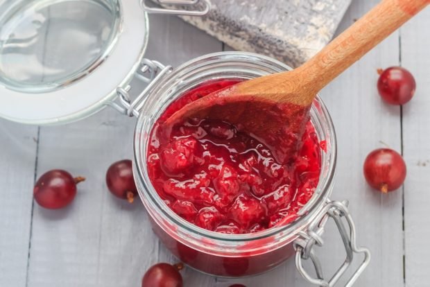 Gooseberry jam with orange and lemon without cooking