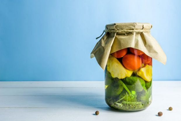 Assorted vegetables with squash for winter