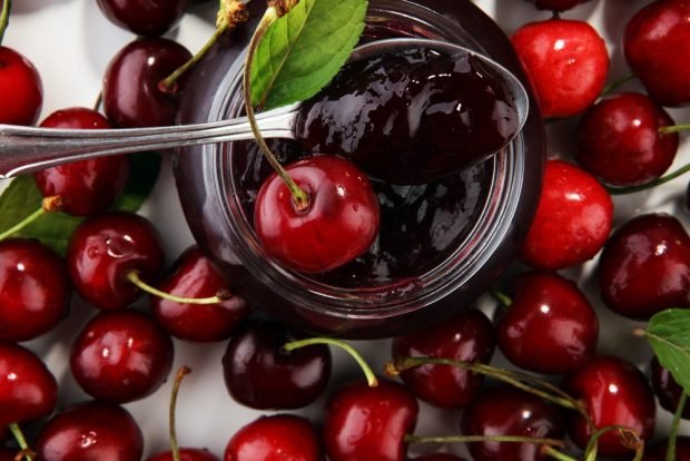 Cherry jam with gelatin is a simple and delicious recipe, how to cook step by step